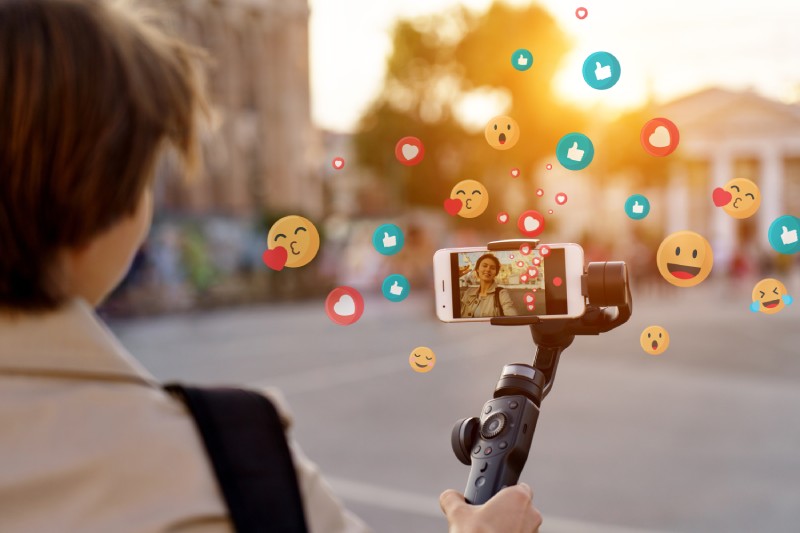 The Best Live Streaming Social Media Apps for Building a Business